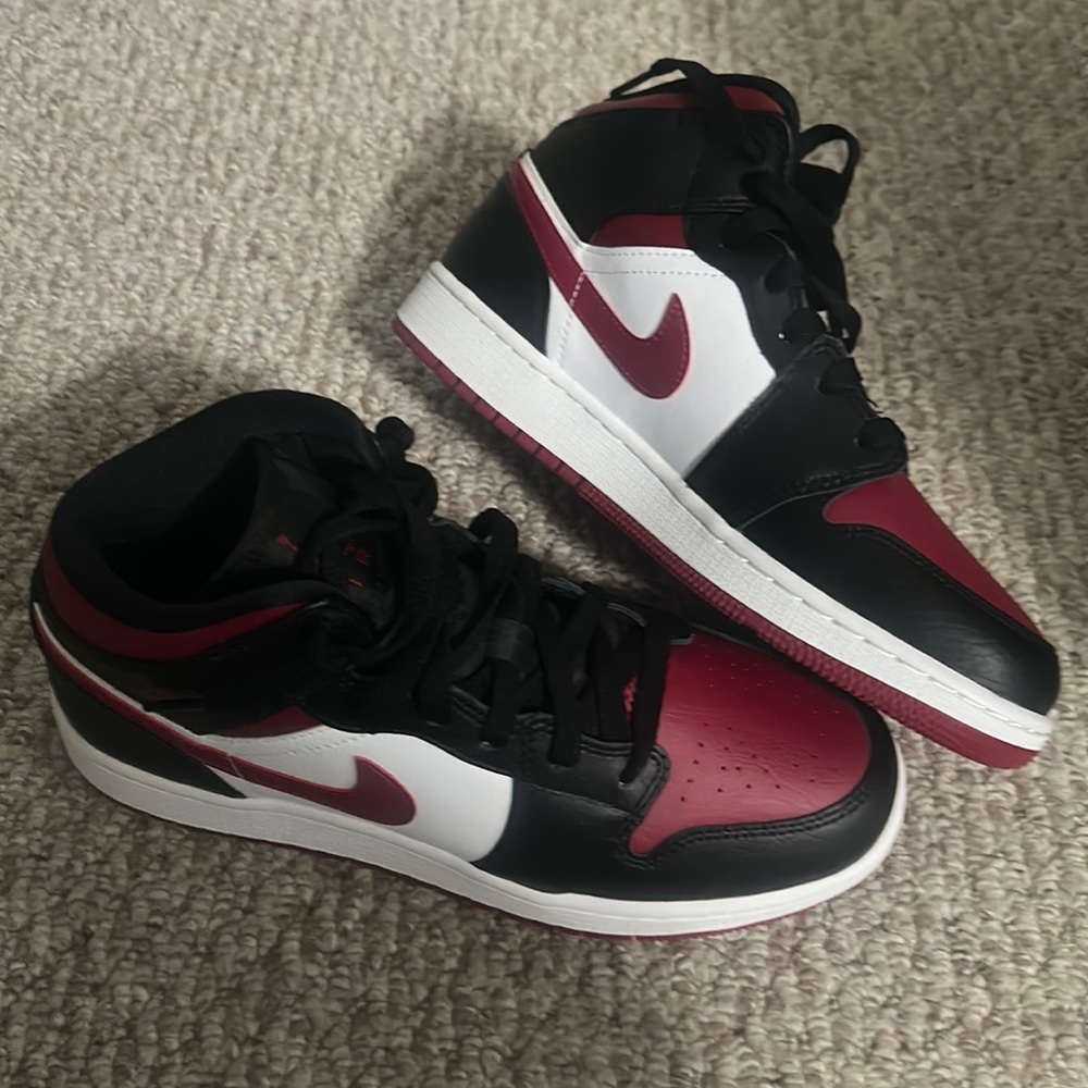 Burgundy/Maroon Jordan Mids